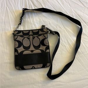 Cross body Coach purse